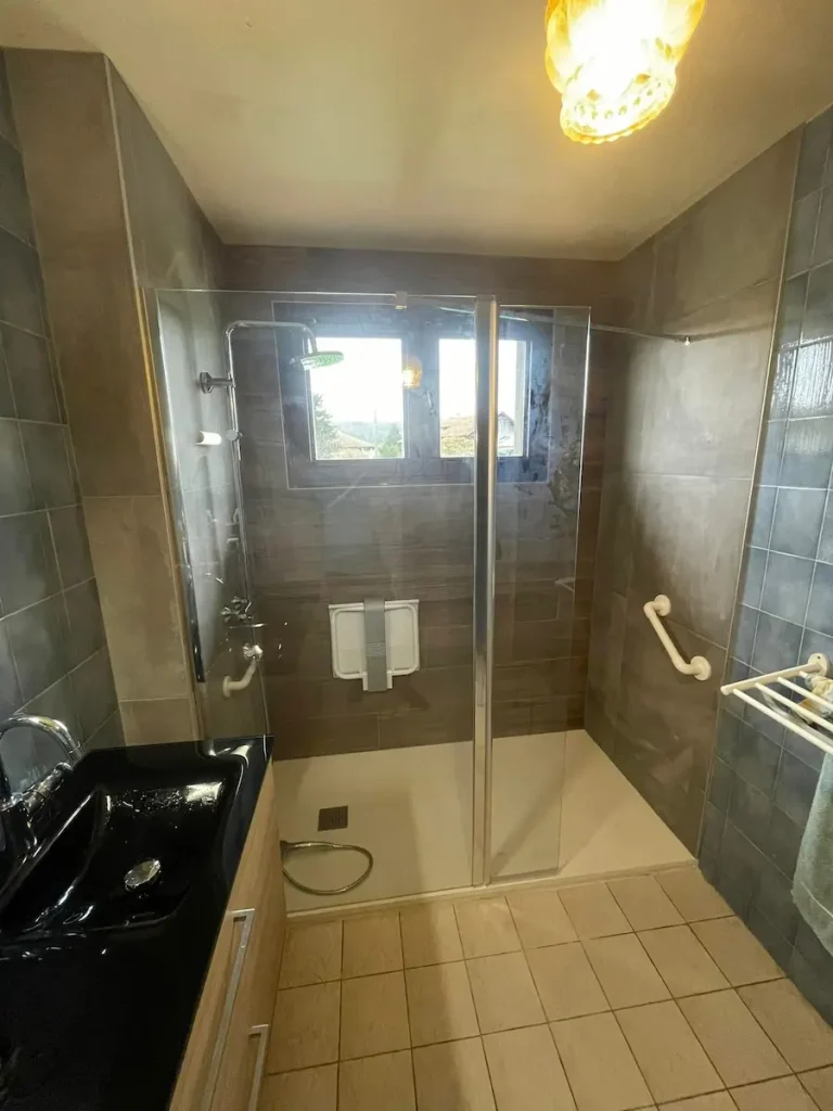 Salle de bain PMR Izeron