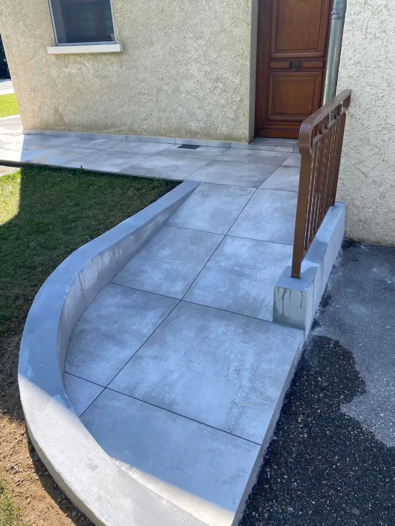 carrelage terrase et accès maison Sillans