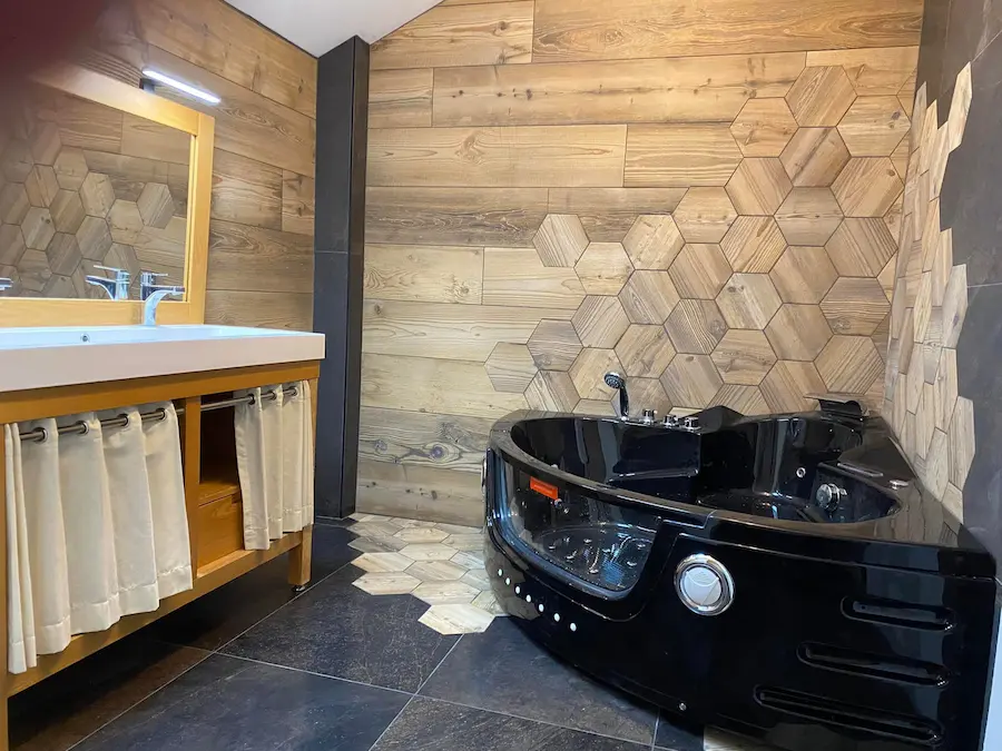 sdb carrelage hexagone