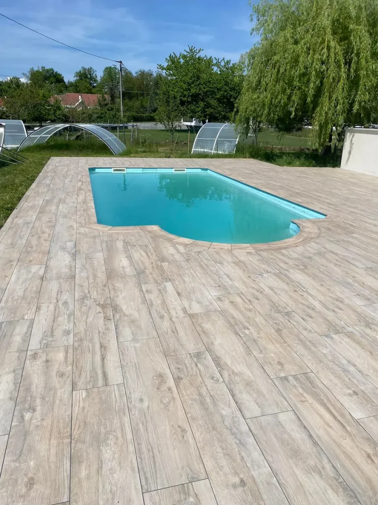 Margelle piscine et terrase Brezins